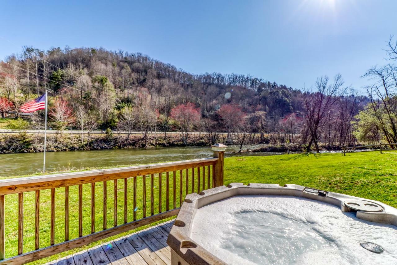 2 Bed 2 Bath Vacation Home In Whittier III Exterior foto